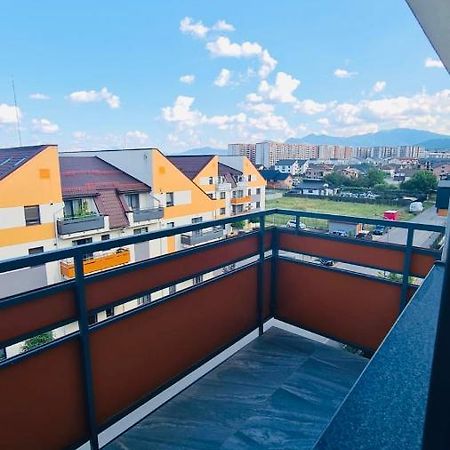 Bacovia Cazare Coresi Apartman Brassó Kültér fotó