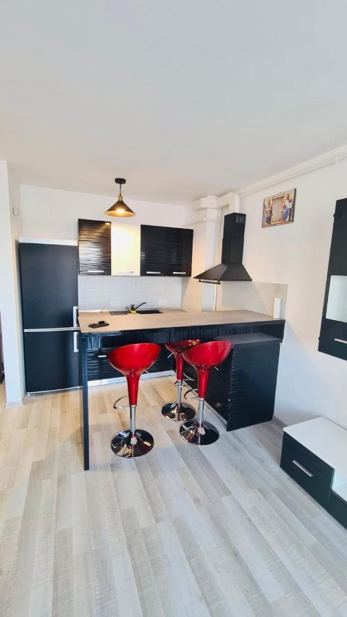 Bacovia Cazare Coresi Apartman Brassó Kültér fotó